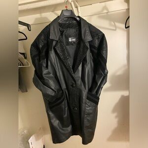 Elegant Vintage Leather and Suede Jacket.